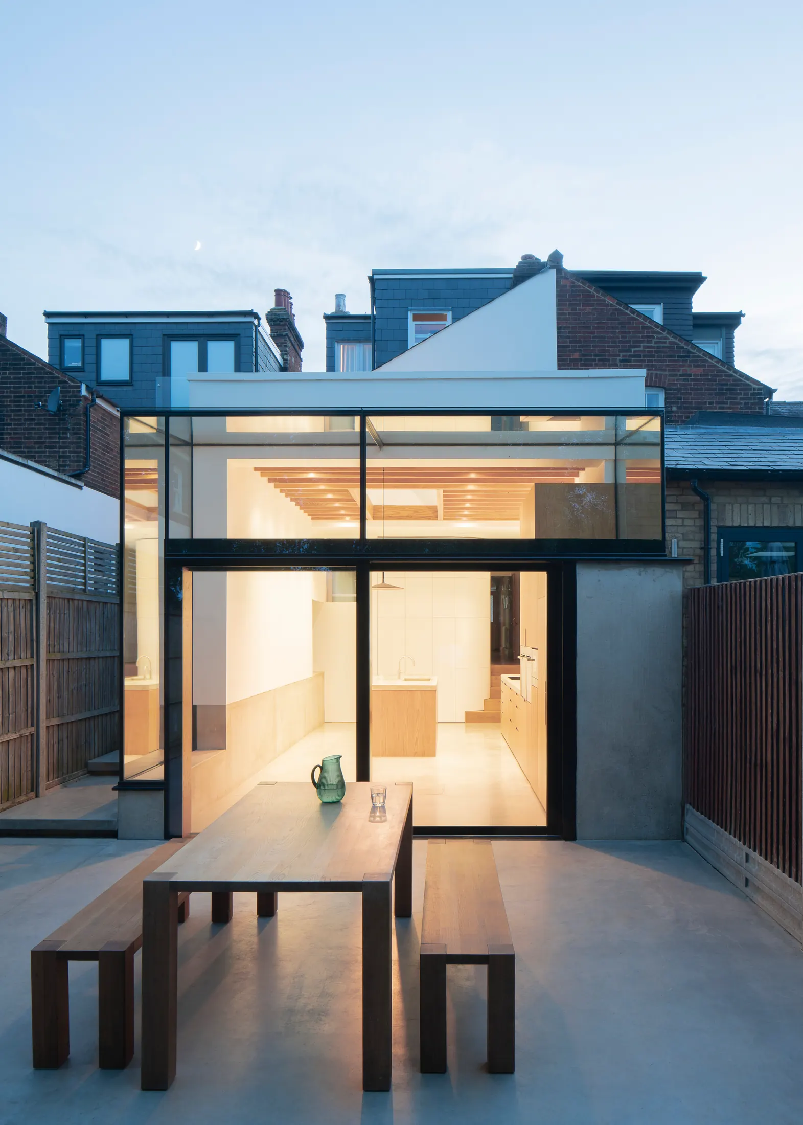 Structural glazing extension with frameless glass elevation by Maxlight